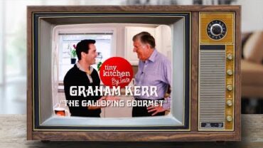 VIDEO: Graham Kerr’s Purple Porridge (feat. “The Galloping Gourmet,” Graham Kerr) // Tiny Kitchen Big Taste