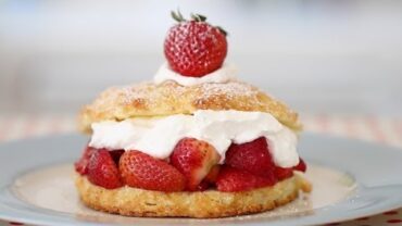 VIDEO: Strawberry Shortcake – Gemma’s Bigger Bolder Baking Ep 11 – Gemma Stafford Recipe