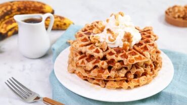 VIDEO: WAFFLES 5 Delicious Ways | Happy Waffle Day
