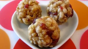 VIDEO: Snack Food Recipes for Kids: How to Make Chewy Granola Balls for Children – Weelicious
