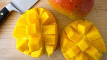 VIDEO: Quick Tip Recipe: How to Cut a Mango – Weelicious