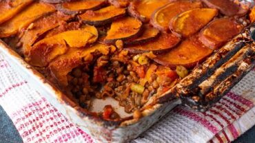 VIDEO: SPICY SWEET POTATO SHEPHERDS PIE | NO OIL & GREAT FOR WEIGHT LOSS