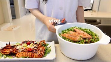 VIDEO: vlog | 요즘 푹 빠진 명란솥밥과 통오징어양념구이 🦑 여름 간식으로 옥수수전, 단짠단짠 갈비찜레시피, 야근 후 아구찜, 마라탕먹는 자취생일상