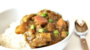 VIDEO: EASY JAPANESE CURRY – from SCRATCH!! (VEGAN)