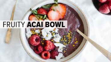 VIDEO: ACAI BOWL WITH MIXED BERRIES | healthy smoothie bowl goodness