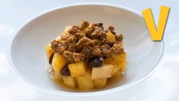 VIDEO: Apple and Pineapple Crumble