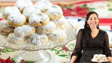VIDEO: Greek Holiday Cookies that MELT-in Your Mouth! Kourabiedes