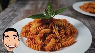 VIDEO: Pasta with Pancetta | Pasta with Italian Bacon and Tomato Basil Sauce | Italian Food Recipes