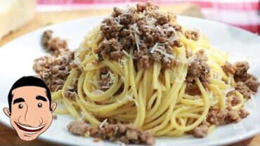 VIDEO: BEST SPAGHETTI BOLOGNESE | How to Make Bolognese Sauce | Italian Recipes