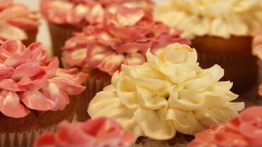 VIDEO: How To Make Buttercream Flowers Trailer – Full Recipe Coming Up Soon!