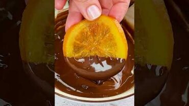 VIDEO: CANDIED ORANGES 🍊 How to make a delicious #treat in no time! #shorts #cookistwow #chocolate
