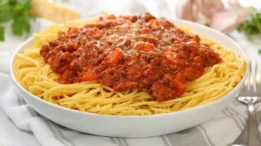 VIDEO: Bolognese Sauce | How To Make The Best Pasta Sauce Ever!
