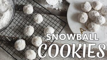 VIDEO: VEGAN SNOWBALL COOKIES | Mexican Wedding Cookies | EASY VEGAN Christmas Cookies | The Edgy Veg