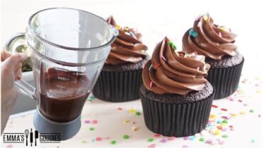VIDEO: One EASY Method for MOIST CHOCOLATE CUPCAKES !