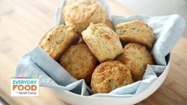 VIDEO: Savory Cheese and Chive Biscuits – Everyday Food with Sarah Carey