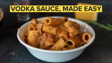 VIDEO: how to make the EASIEST PASTA WITH VODKA SAUCE at home
