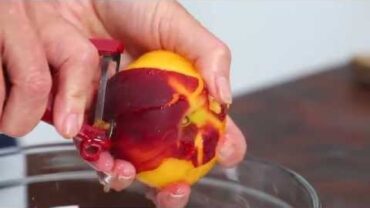 VIDEO: How To Peel and Pit Peaches | Southern Living