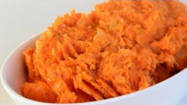 VIDEO: Mashed Sweet Potatoes Recipe with Rosemary & Yogurt –  Clean Eating Recipe