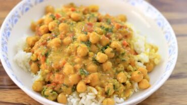 VIDEO: Quick and Easy Chickpea Curry Recipe