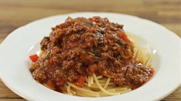 VIDEO: Spaghetti with Meat Sauce Recipe