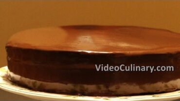 VIDEO: Chocolate Ganache Recipe & How to Glaze a Cake