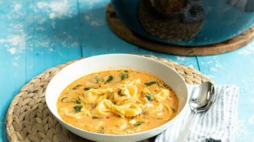 VIDEO: Mediterranean Tortellini Soup with Spinach, Feta, & Chicken. Ready in 30 Mins!!