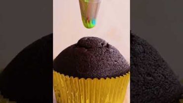 VIDEO: Give your dessert an extra decorative flair with this chocolate swirl! #shorts