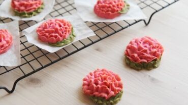 VIDEO: 카네이션 상투과자 : Carnation Cookies (decorate flower cookie) : Honeykki 꿀키