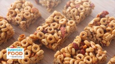 VIDEO: Honey Nut Cereal Bars – Everyday Food with Sarah Carey