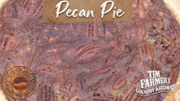 VIDEO: PECAN PIE | Dessert in the Dutch Oven