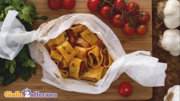 VIDEO: Calamarata ( pasta with squid sauce ) – Italian recipe