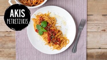 VIDEO: Easy Spaghetti Puttanesca | Akis Petretzikis