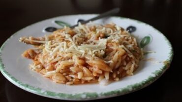 VIDEO: Greek Style Baked Orzo in a light tomato sauce: Manestra