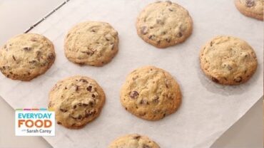 VIDEO: Chocolate-Pecan Cookies | Everyday Food with Sarah Carey