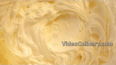 VIDEO: Easy Buttercream Frosting – Basic Recipe – VideoCulinary