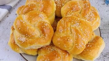 VIDEO: Homemade knots: extra soft and fluffy