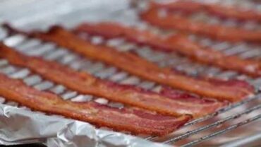 VIDEO: Easy Way To Cook Bacon for a Crowd | Southern Living