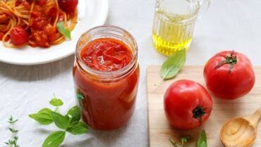 VIDEO: 빅마마 이혜정의 만능 토마토 소스 만들기!🍅 : Tomato Sauce Recipe [아내의 식탁]
