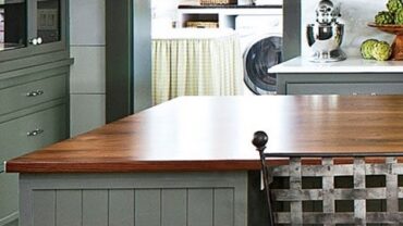 VIDEO: How To Mix Kitchen Countertops | Southern Living