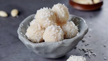 VIDEO: 3-Ingredient Coconut Balls | Easy Raffaello Truffles (Vegan Recipe)