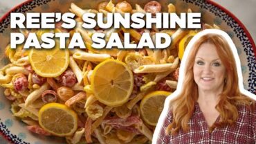 VIDEO: Sunshine Pasta Salad | The Pioneer Woman | Food Network