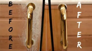 VIDEO: How To Clean Glass Shower Doors With Lemon – Does It Really Work