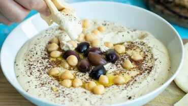 VIDEO: Creamy Greek Style Hummus with Yogurt