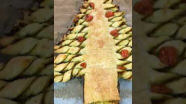 VIDEO: 🎄 Puff pastry Christmas tree to make with just 4 ingredients! 😍