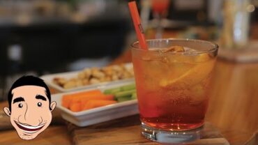 VIDEO: Aperol Spritz Cocktail | Italian Cocktail Recipe | feat Aperitivo Restaurant