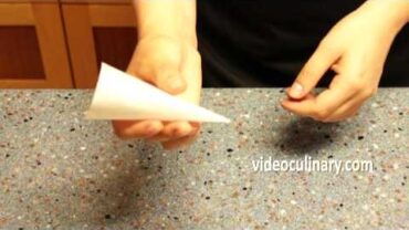 VIDEO: How To Make a Parchment Paper Cone – VideoCulinary.com