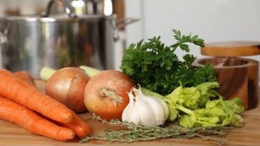 VIDEO: Homemade Vegetable Stock