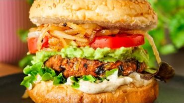 VIDEO: How to make The BEST Black bean burgers!