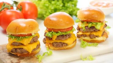 VIDEO: Smash Burgers with Secret Sauce | The Best Burgers EVER