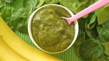 VIDEO: How to Make Baby Food: Banana Spinach Puree For Babies – Weelicious